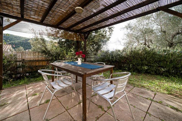 La Baia Di Bagnaia Apartment Portoferraio Luaran gambar